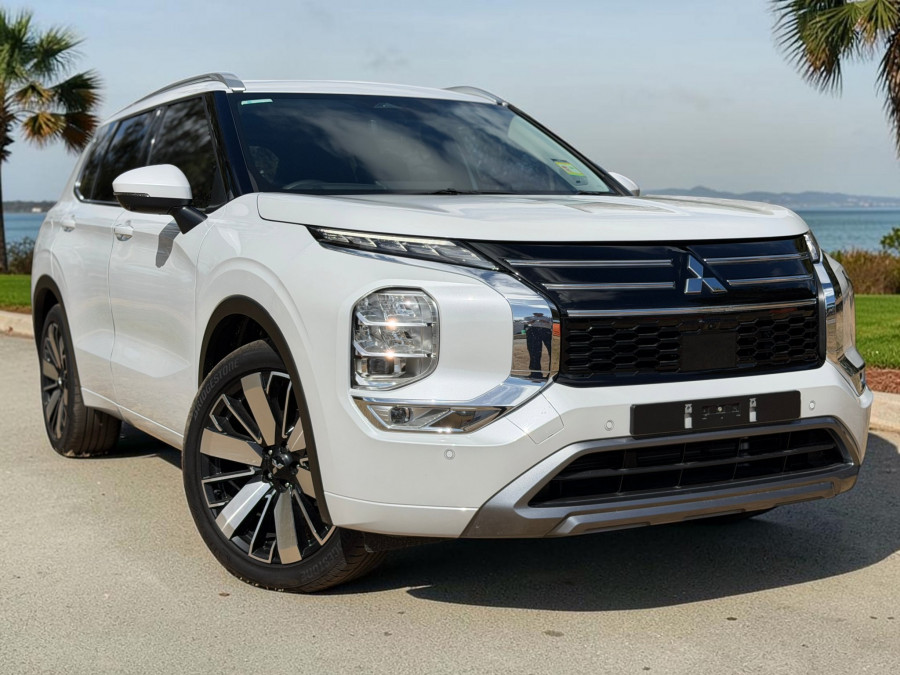 2025 Mitsubishi Outlander ZM Exceed SUV Image 1