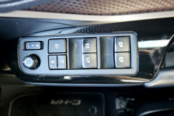 2018 Toyota C-HR NGX50R Koba SUV Image 25