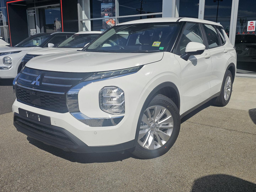 2026 Mitsubishi Outlander ZM ES SUV Image 1