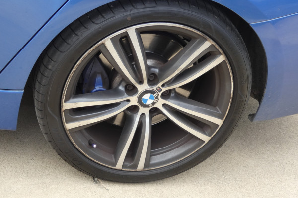 2016 BMW 330i F30 LCI LUXURY LINE Sedan Image 4