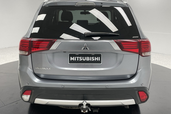 2017 Mitsubishi Outlander LS Wagon Image 4