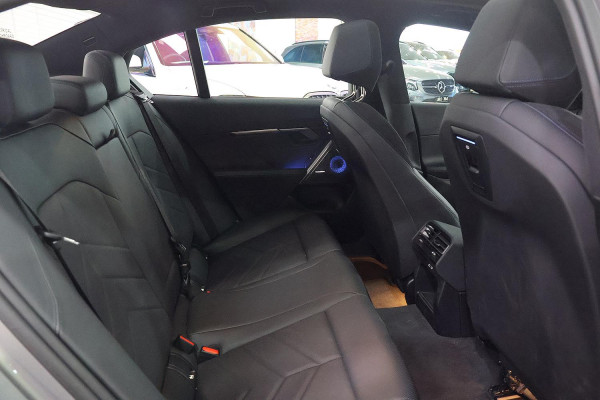 2023 BMW 5 Series G60 520i M Sport Sedan image 9