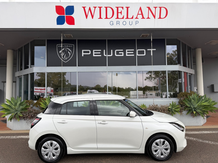 2025 Suzuki Swift Hybrid Hybrid SUV Image 2