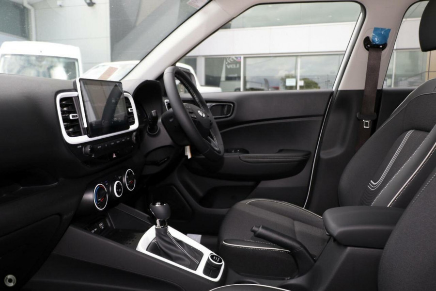2025 Hyundai Venue QX.V5 Active SUV Image 8