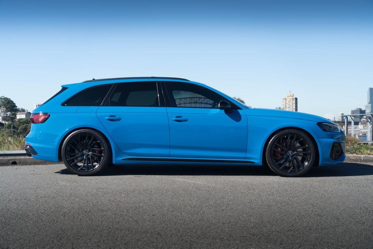 2021 Audi RS4  Quattro SUV Image 7
