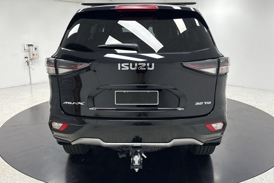 2021 Isuzu MU-X RJ LS-T SUV Image 10