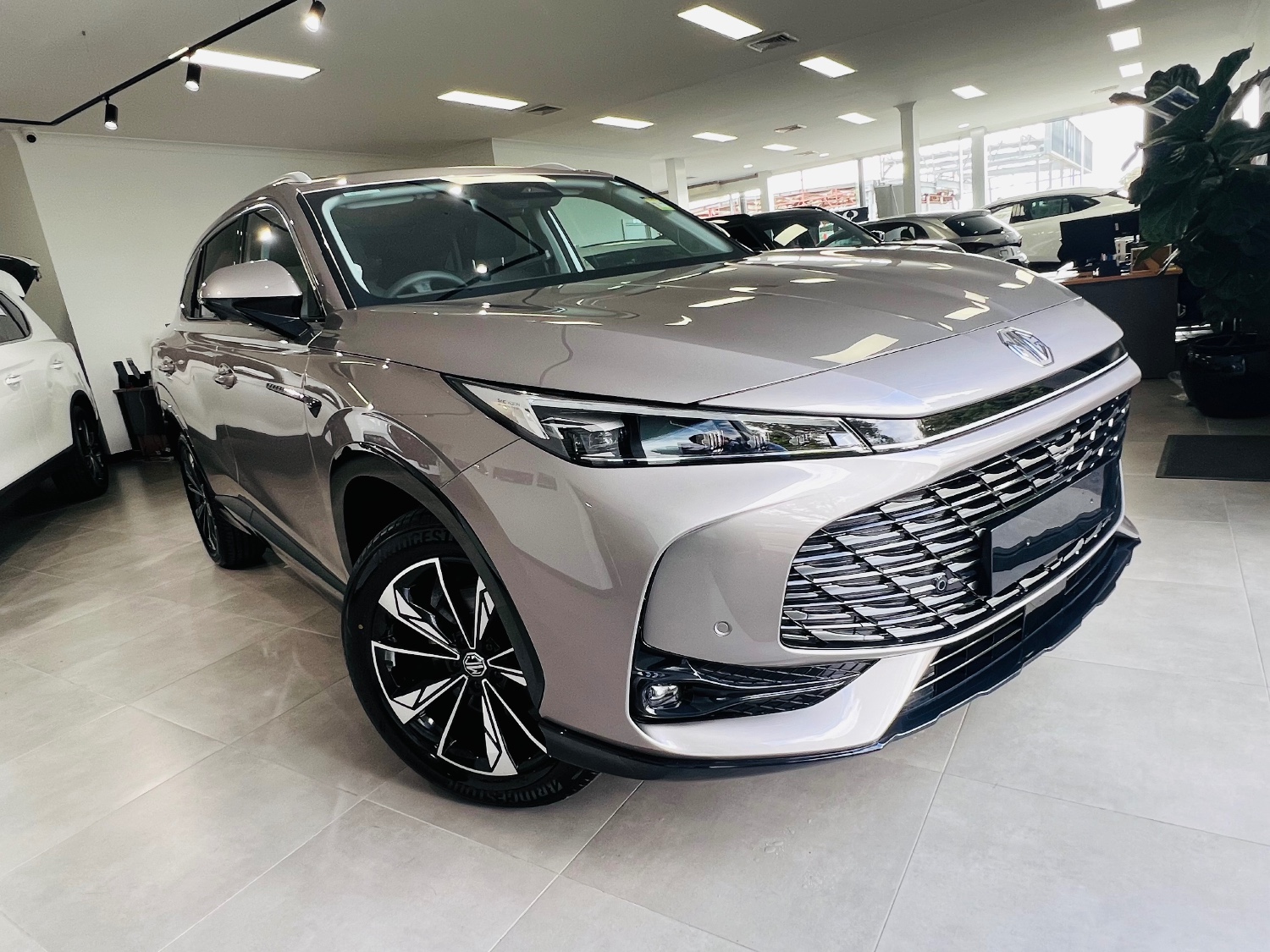 2025 MG HS ESSENCE HYBRID+ AS33 SUV AUTOMATIC 4X2