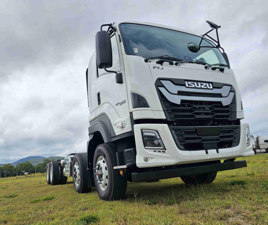 2025 Isuzu FYJ 320-355 AT R67 Cab Chassis Image 1