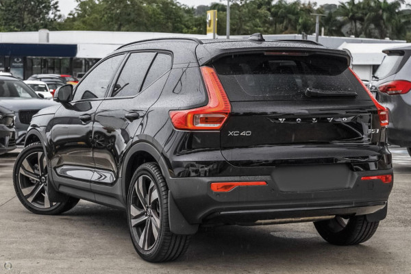 New 2023 Volvo XC40 Ultimate B5 Dark #V084789 Fortitude Valley, QLD