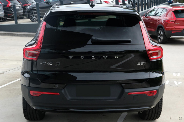 New 2023 Volvo XC40 Ultimate B5 Dark #V084789 Fortitude Valley, QLD