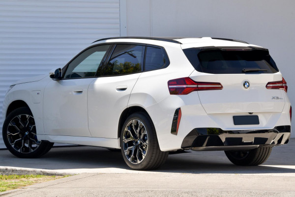 2026 BMW X3 G45 30e xDrive SUV image 2