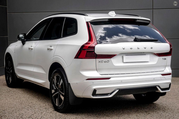 2026 Volvo XC60 UZ Plus T8 Plug-in Hybrid Dark SUV Image 4
