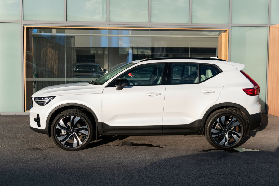 2026 Volvo XC40 XZ Ultra B4 Dark SUV Image 7