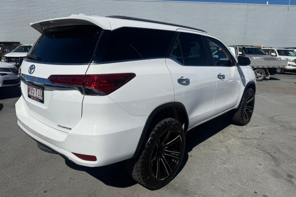 2016 Toyota Fortuner GUN156R Crusade SUV Image 7