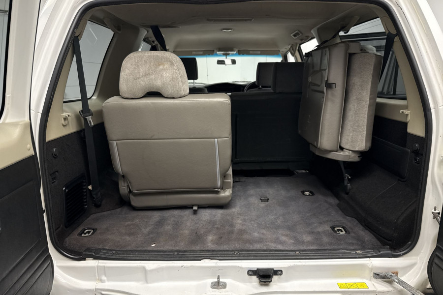 2016 Nissan Patrol GU 10 ST SUV Image 13
