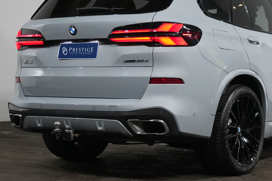 2023 BMW X5 xDrive30d M Sport SUV Image 8