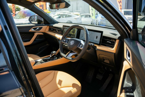 2025 MG HS AS33P Super Hybrid Essence SUV Image 17