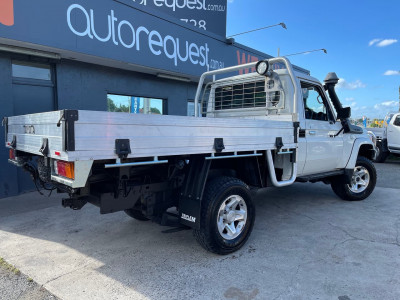 2017 Toyota Landcruiser VDJ79R GX Cab chassis Image 3