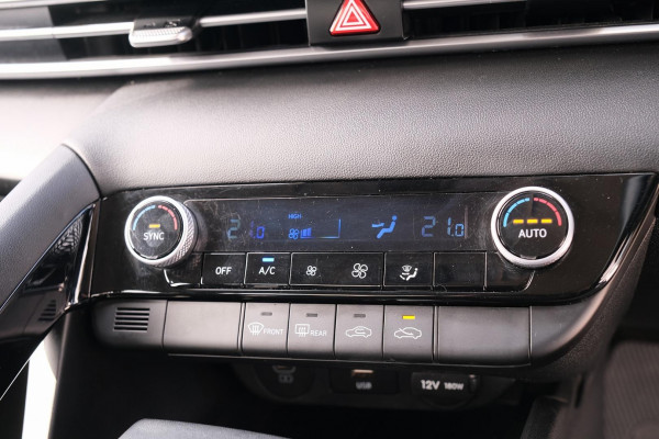 2024 Hyundai i30 CN7.V2 Hybrid Sedan Image 18