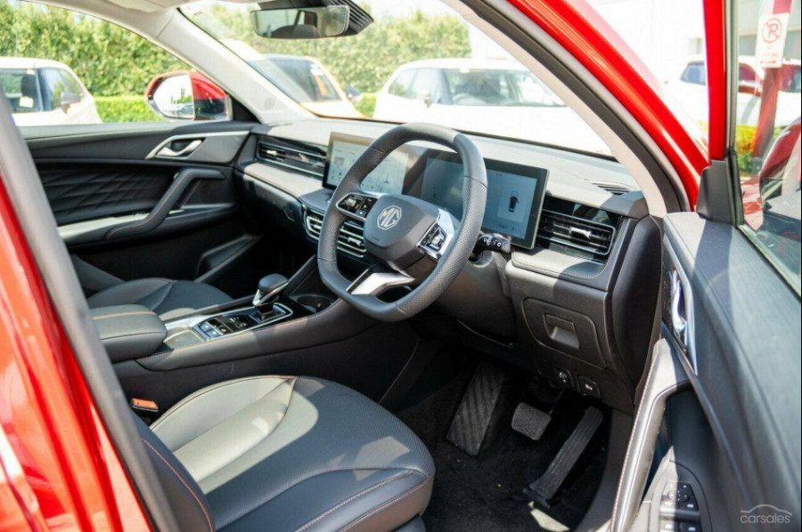2025 MG HS AS33 Essence SUV Image 11