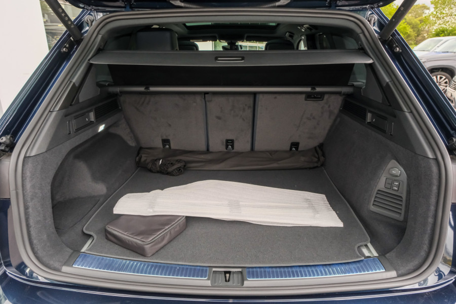 2024 Volkswagen Touareg RC 210TDI R-Line SUV Image 18