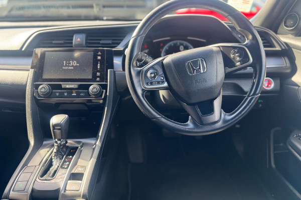 2018 Honda Civic 10th Gen VTi-S Hatch Image 9