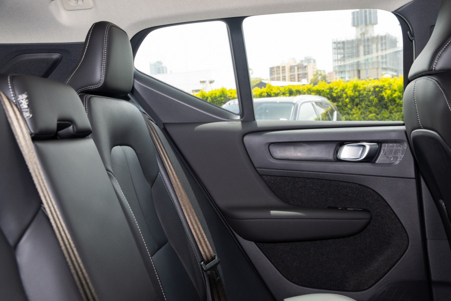 2026 Volvo XC40 XZ Plus B4 SUV
