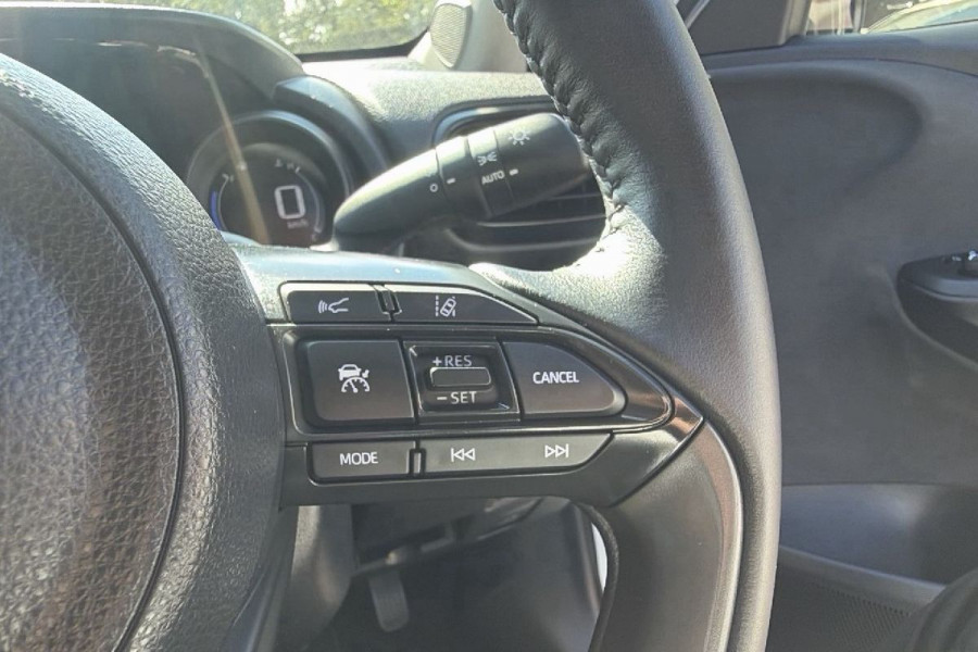 2023 Toyota Yaris Cross MXPJ10R GX SUV Image 17