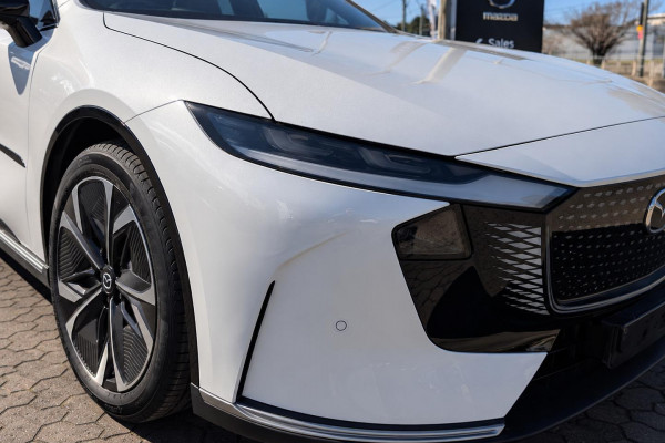 2026 Mazda 6e  GT Hatch Image 35