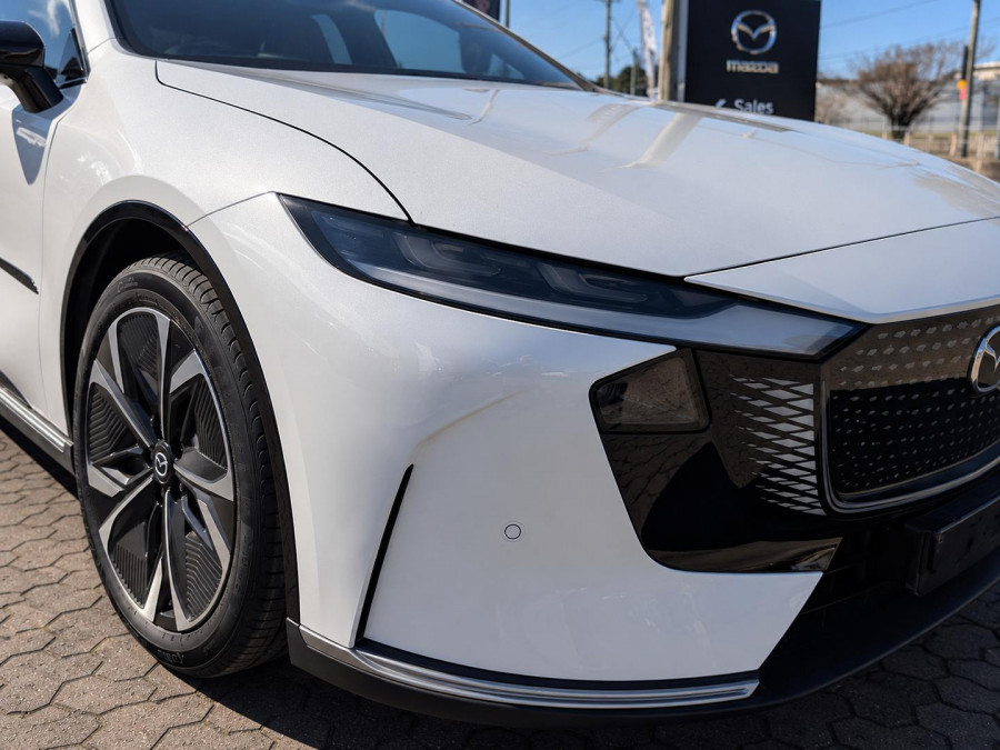 2026 Mazda 6e  GT Hatch Image 35