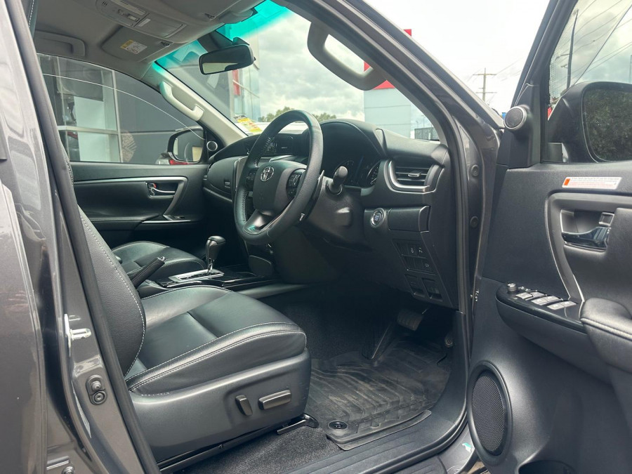 2023 Toyota Fortuner GUN156R GXL SUV Image 9