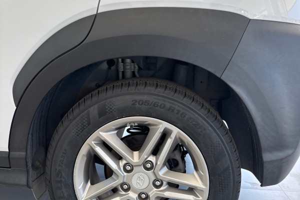 2018 Hyundai KONA OS Active SUV Image 14