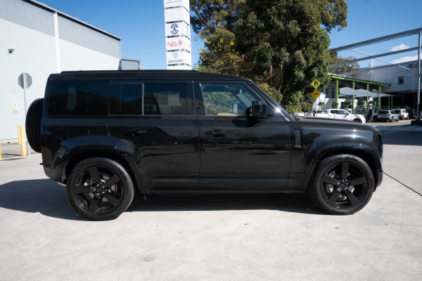 2026 Land Rover Defender L663 110 D350 X-Dynamic HSE SUV image 3