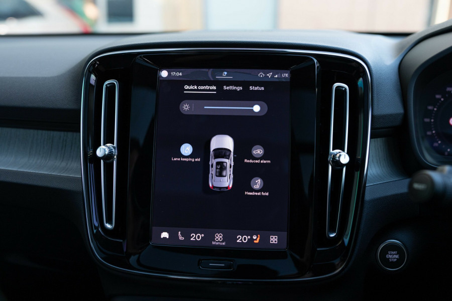 2025 MY26 Volvo XC40 XZ Ultra B4 Dark SUV Image 27