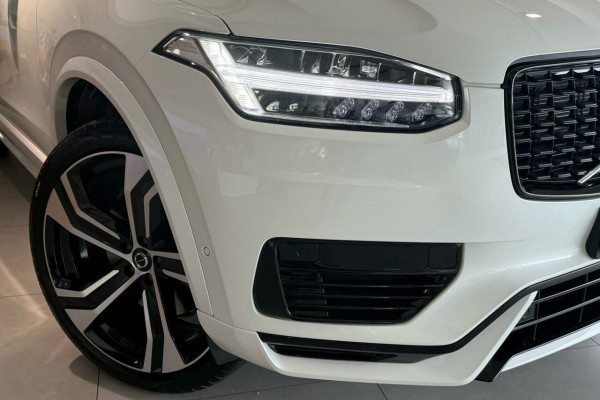 2024 MY25 Volvo XC90 L Series Ultra T8 Plug-In Hybrid SUV Image 3