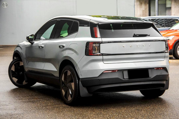 2026 Volvo EX30  Single Motor Extended Range Ultra SUV Image 4