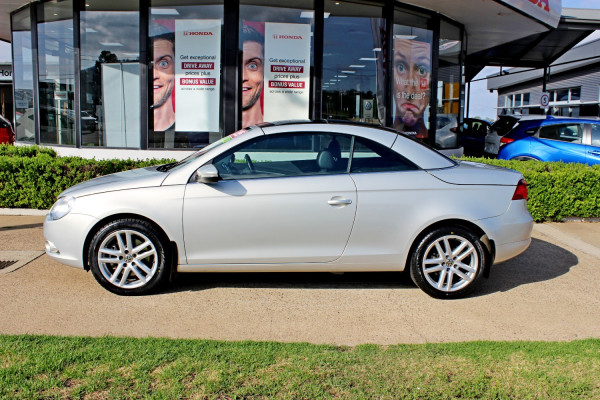 2010 MY11 Volkswagen Eos 1F  103TDI Convertible Image 5