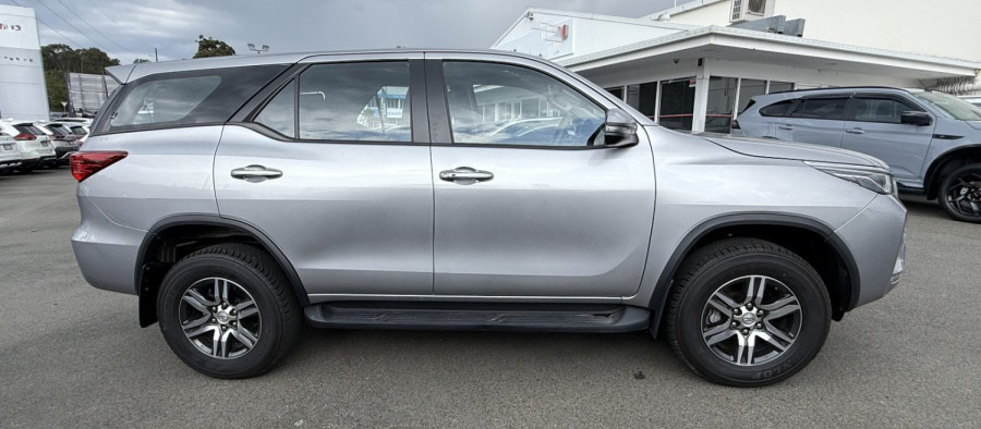 2024 Toyota Fortuner GUN156R GX SUV Image 11