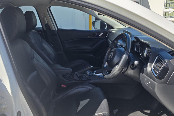 2015 Mazda 3 BM5438 SP25 Hatch Image 10