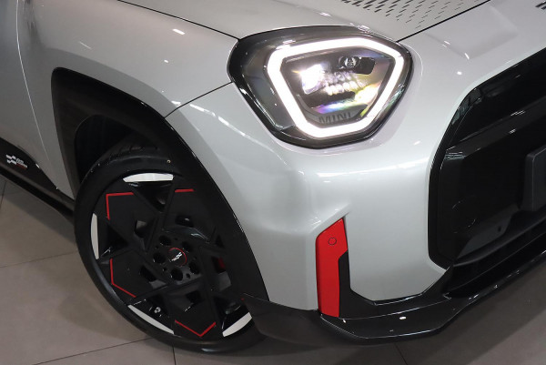 2025 MINI Aceman J05 JCW E Favoured Hatch image 2