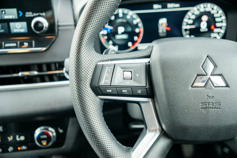 2023 Mitsubishi Outlander ZM Exceed SUV Image 13
