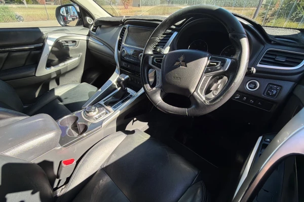2016 Mitsubishi Pajero Sport QE Exceed SUV Image 5