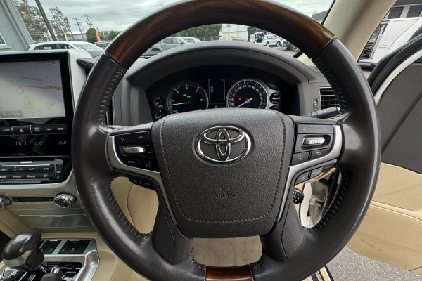 2017 Toyota LandCruiser VDJ200R Sahara SUV Image 25