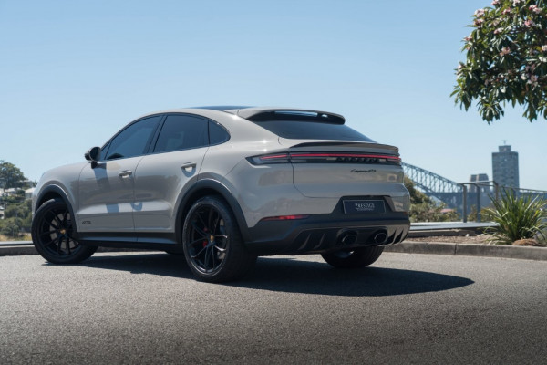 2024 Porsche Cayenne GTS Coupe Image 2