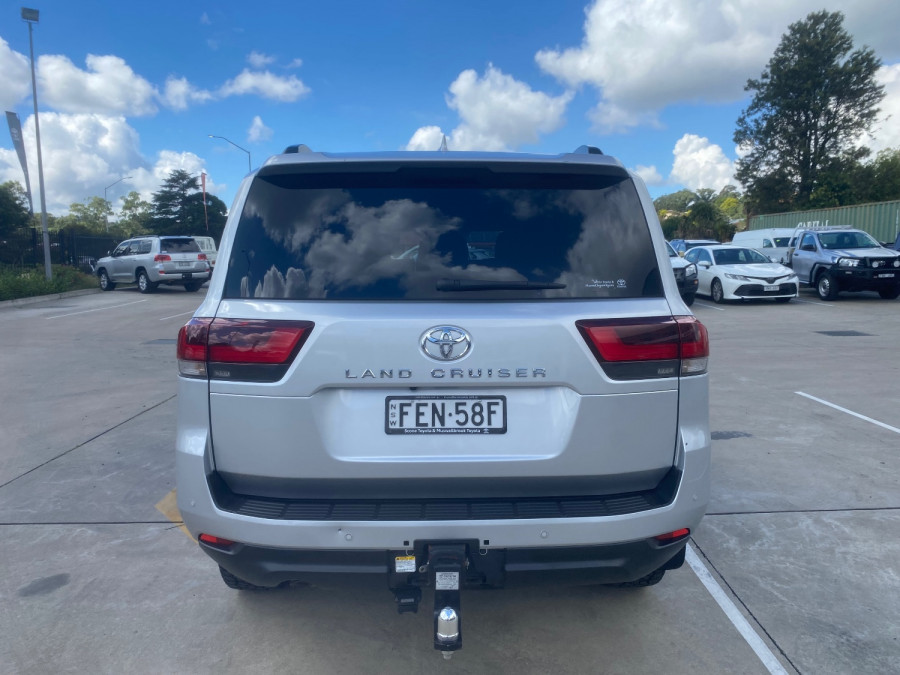 2023 Toyota LandCruiser FJA300R GXL SUV Image 6