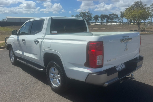 2024 Mitsubishi Triton MV GLX+ Ute Image 5