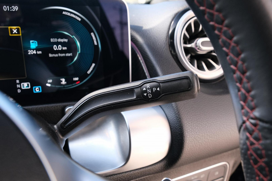 2020 Mercedes-Benz GLB-Class X247 GLB200 SUV Image 18