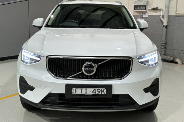 2025 Volvo XC40 XZ Plus B4 SUV Image 2