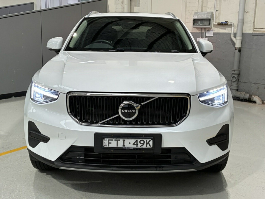 2025 Volvo XC40 XZ Plus B4 SUV Image 2