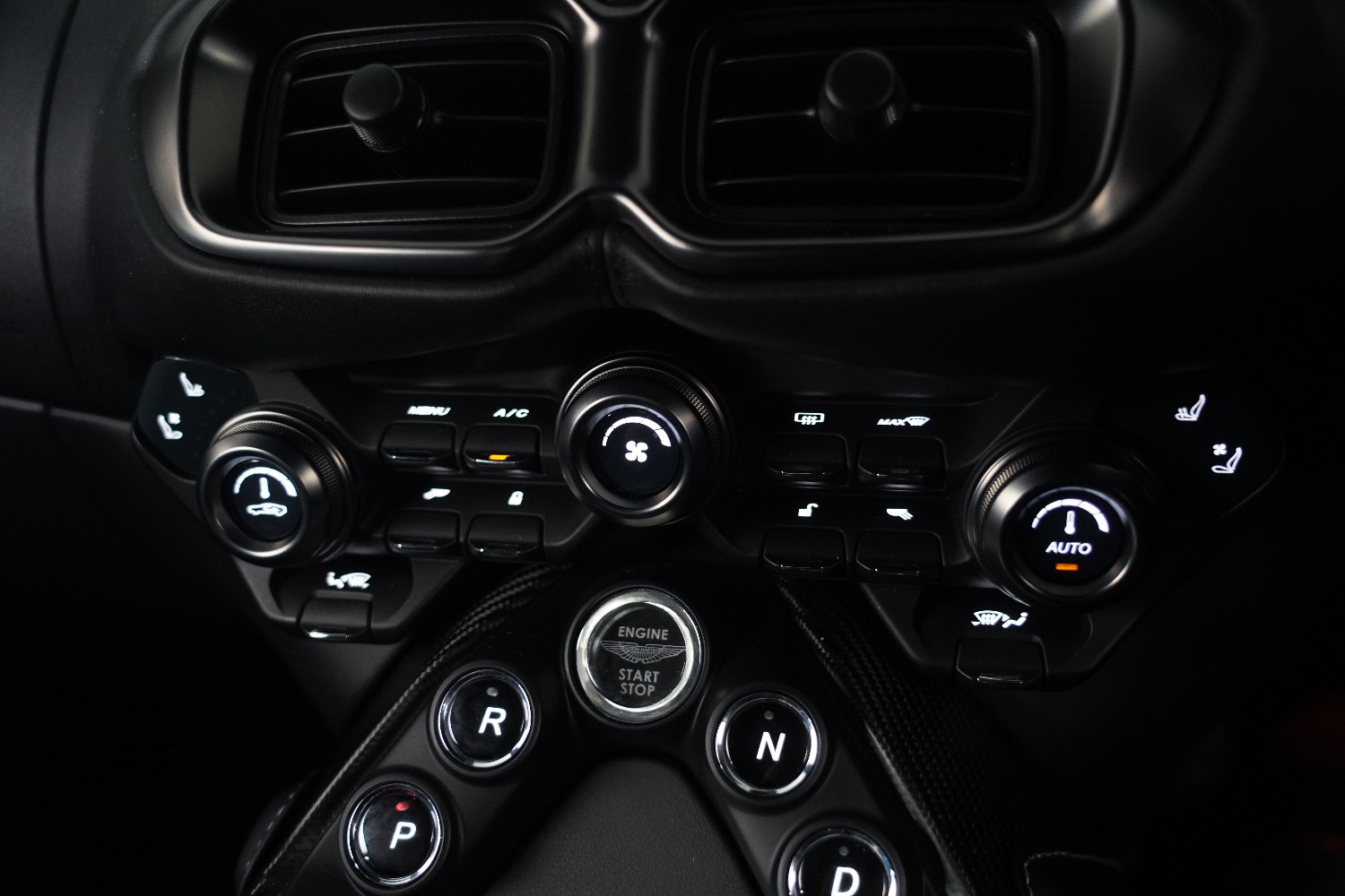 2022 Aston Martin Vantage Coupe Image 35